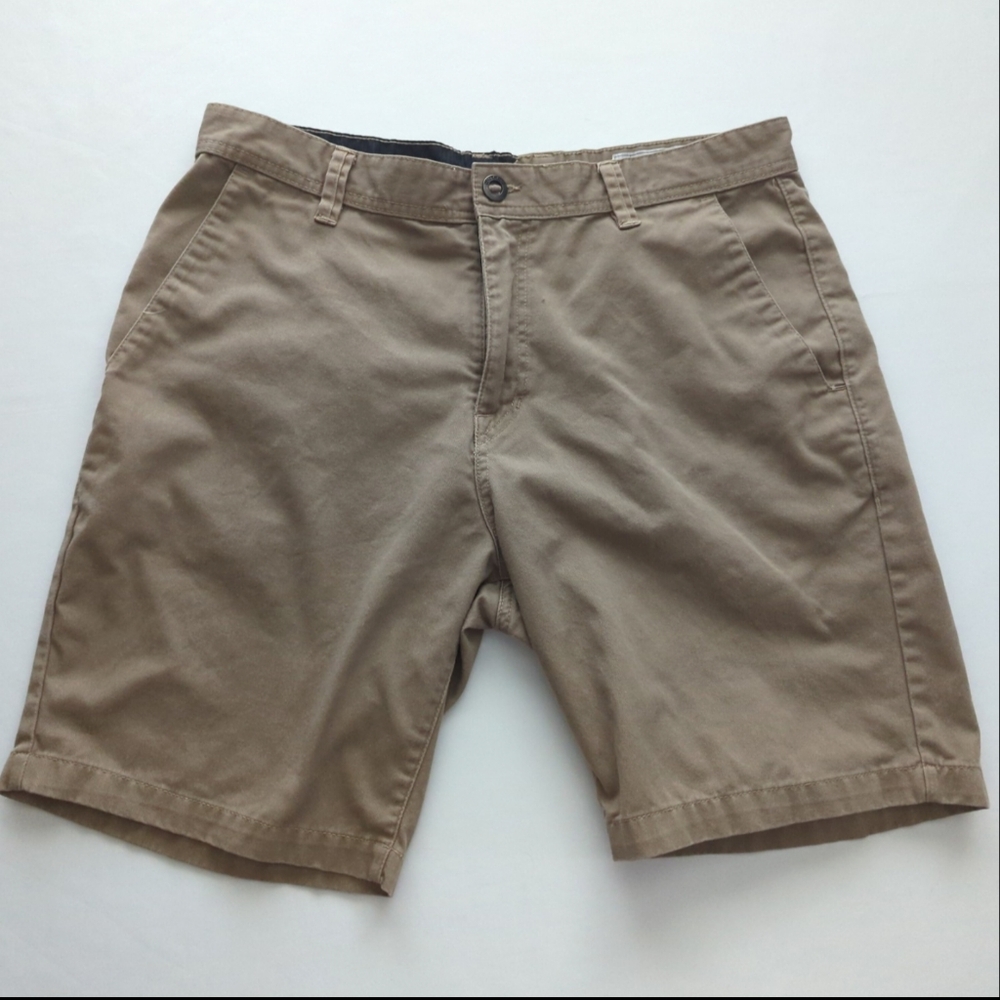 Volcom Khaki/Tan Mid Rise Shorts w Pockets Size 36 Inseam 9"